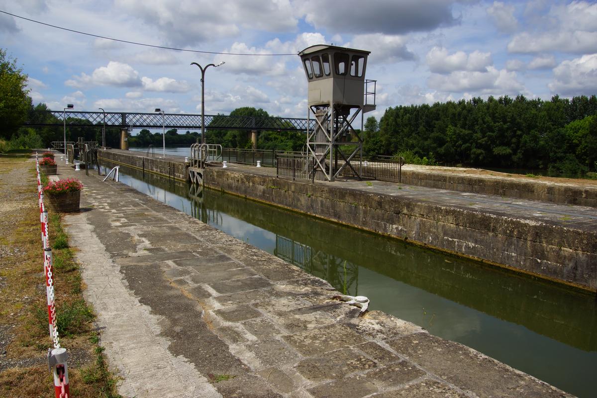 Castets-en-Dorthe Lock 