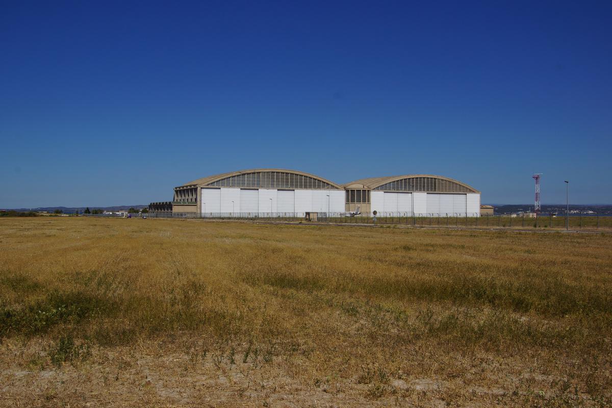 Hangar de l'aéroport de Marignane 