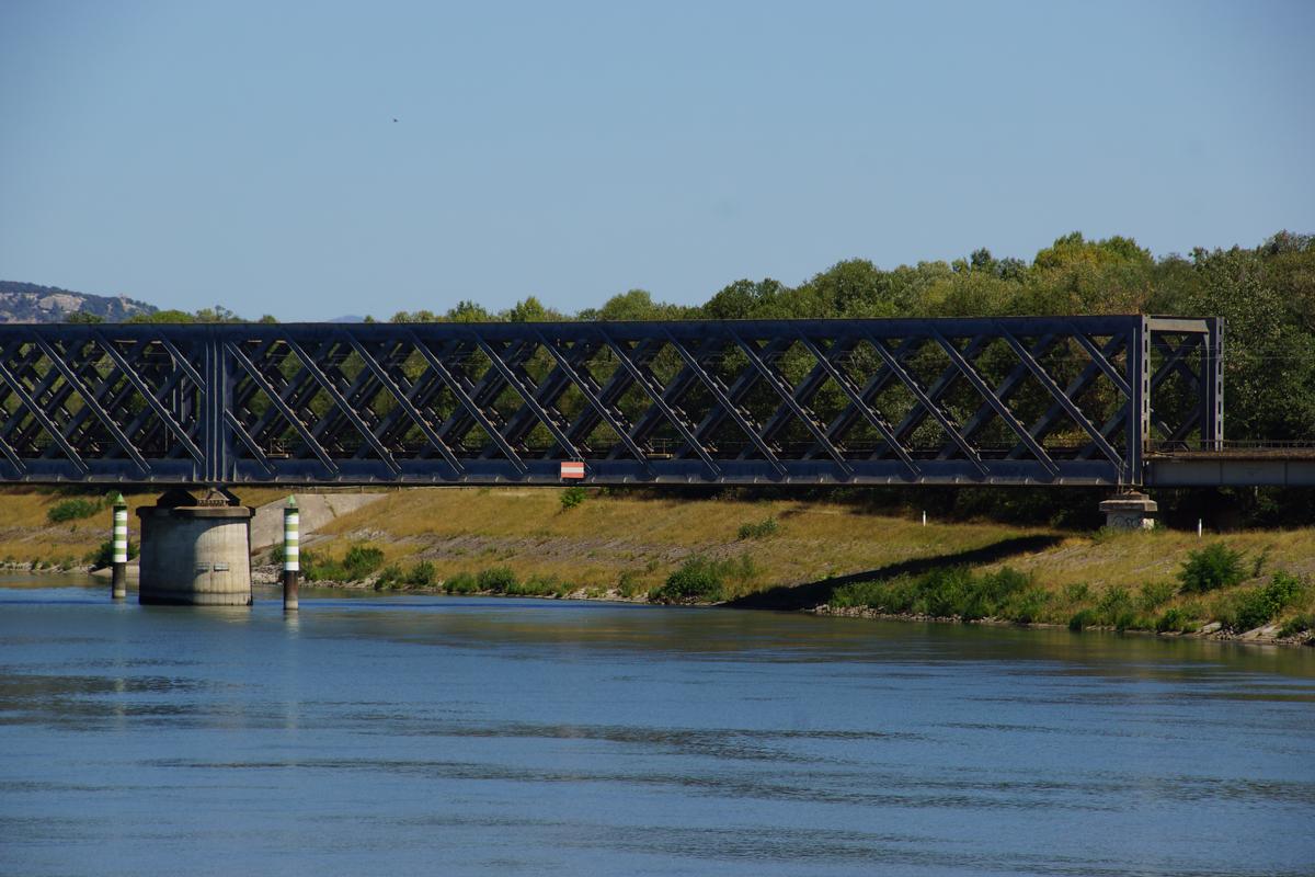 Eisenbahnbrücke Mondragon 