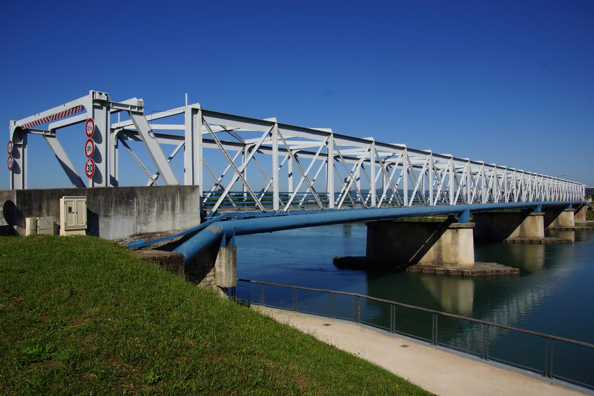 Jonage-Kanal-Brücke Décines 
