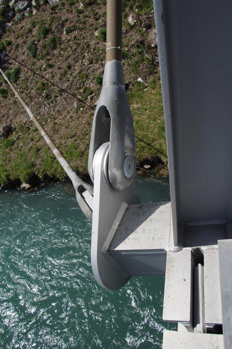 Footbridge across the Drac