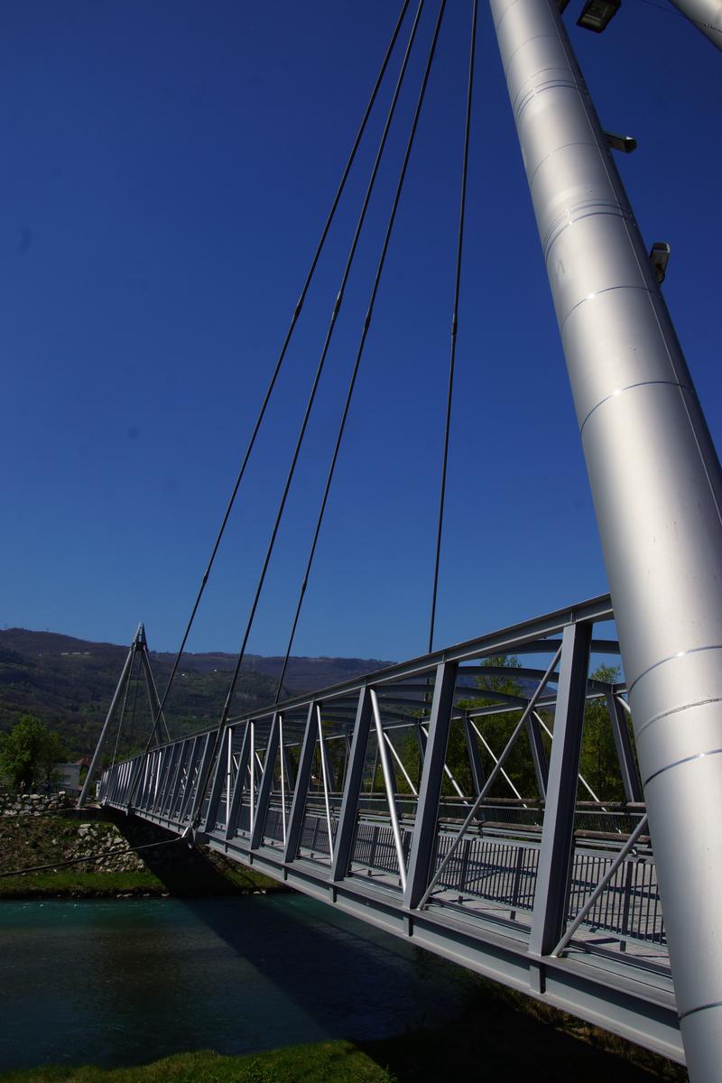 Footbridge across the Drac