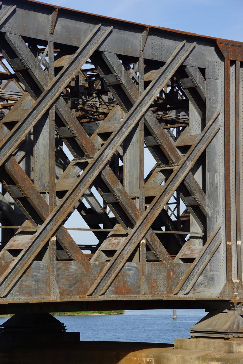 Eisenbahnbrücke Avignon