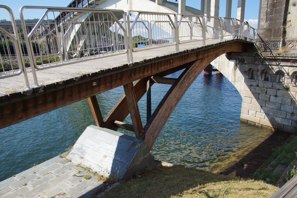 Ponte da Barca Footbridge 