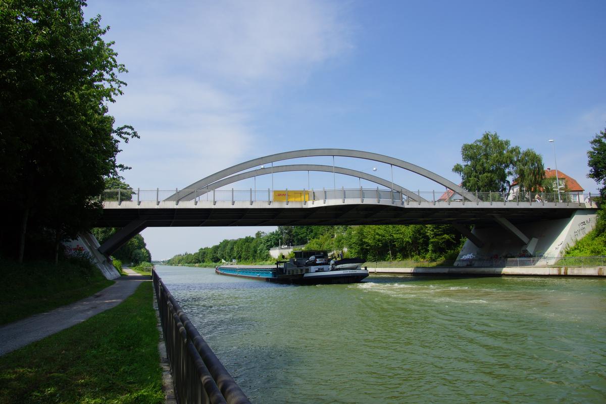 Hannoversche Strasse Bridge 