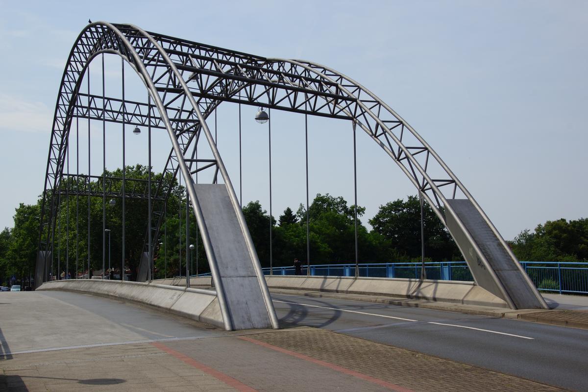 Schierholzstrasse Bridge 