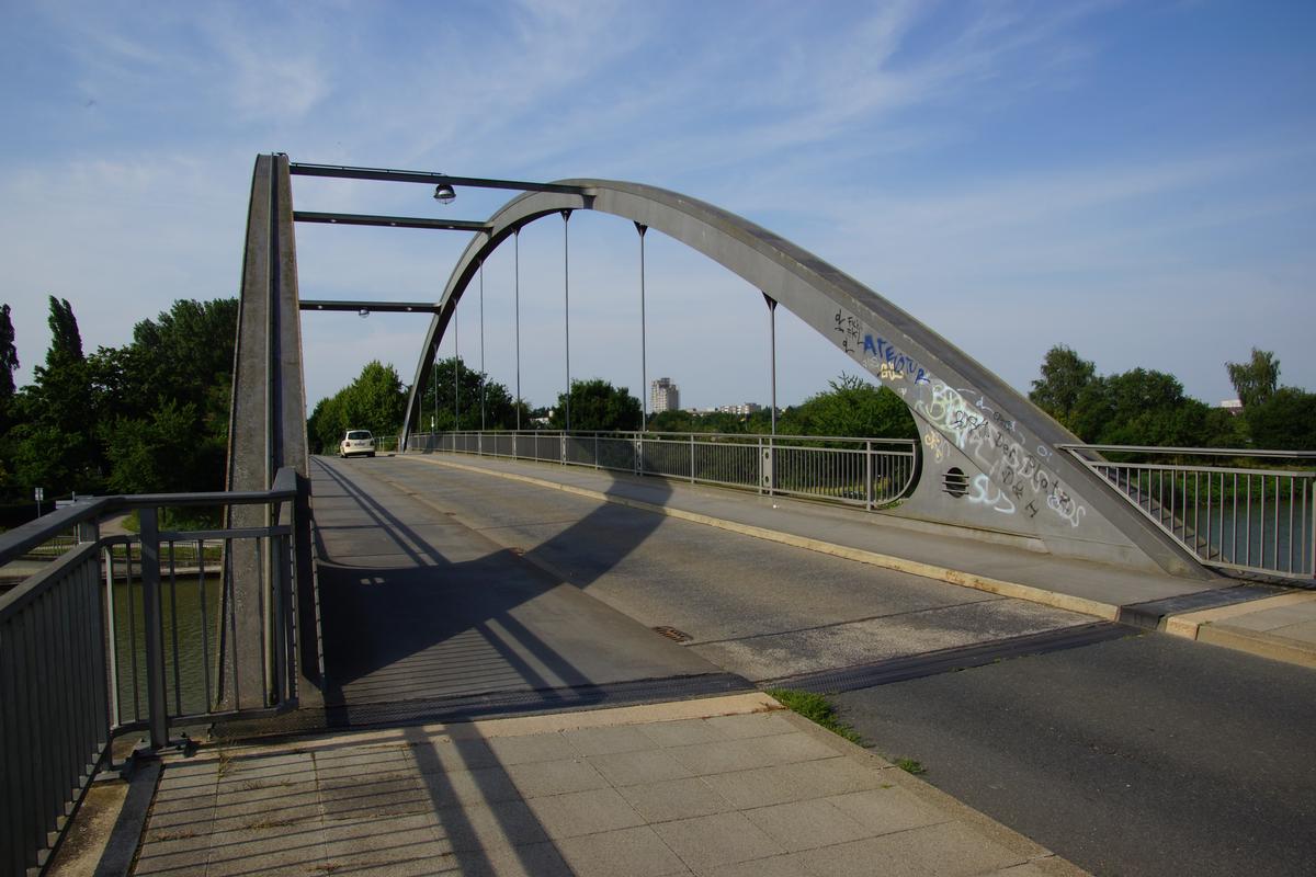 Hebbelstrasse Bridge 