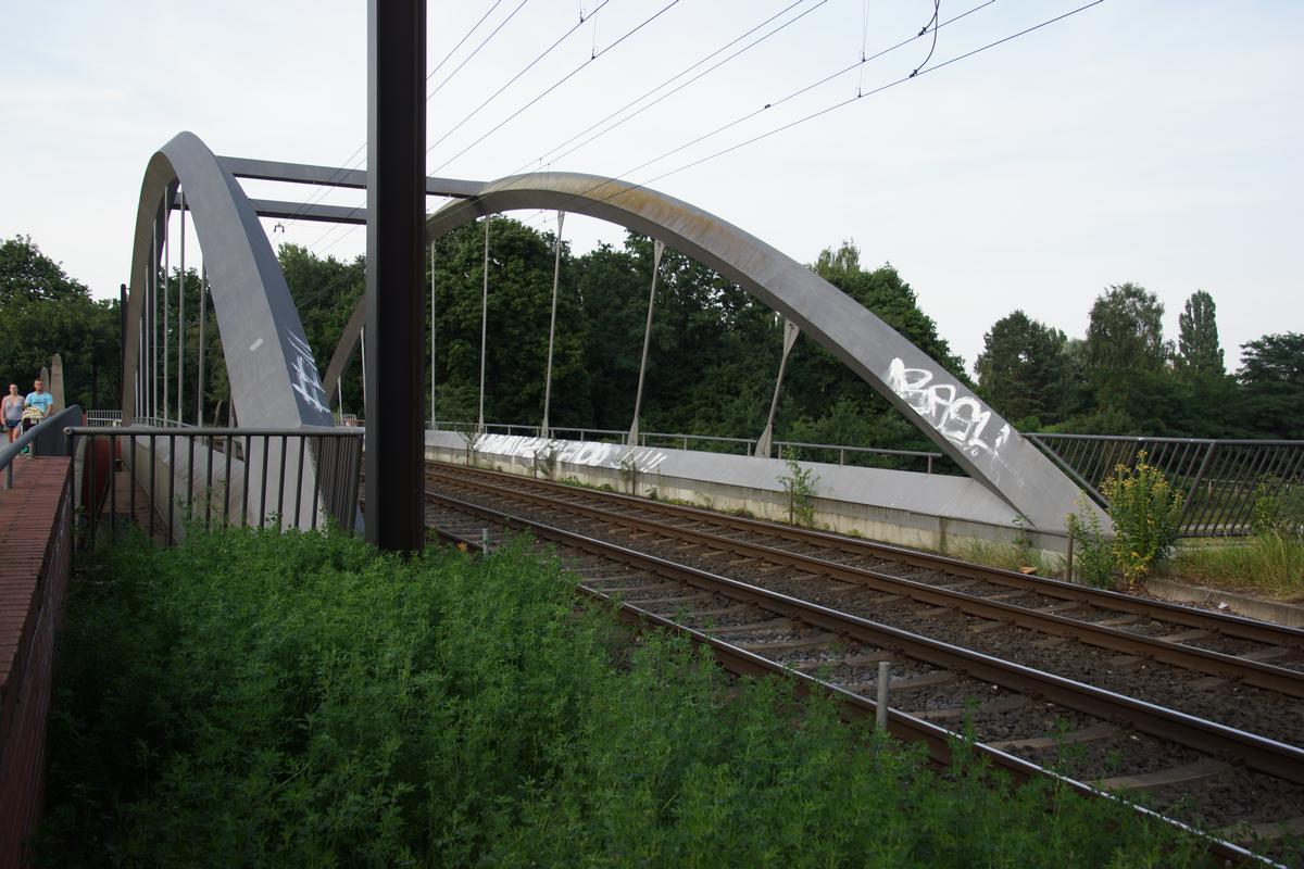 Grosser Kolonnenweg Tramway Bridge 