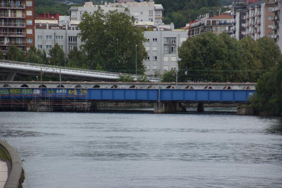 Eisenbahnbrücke über den Urumea 