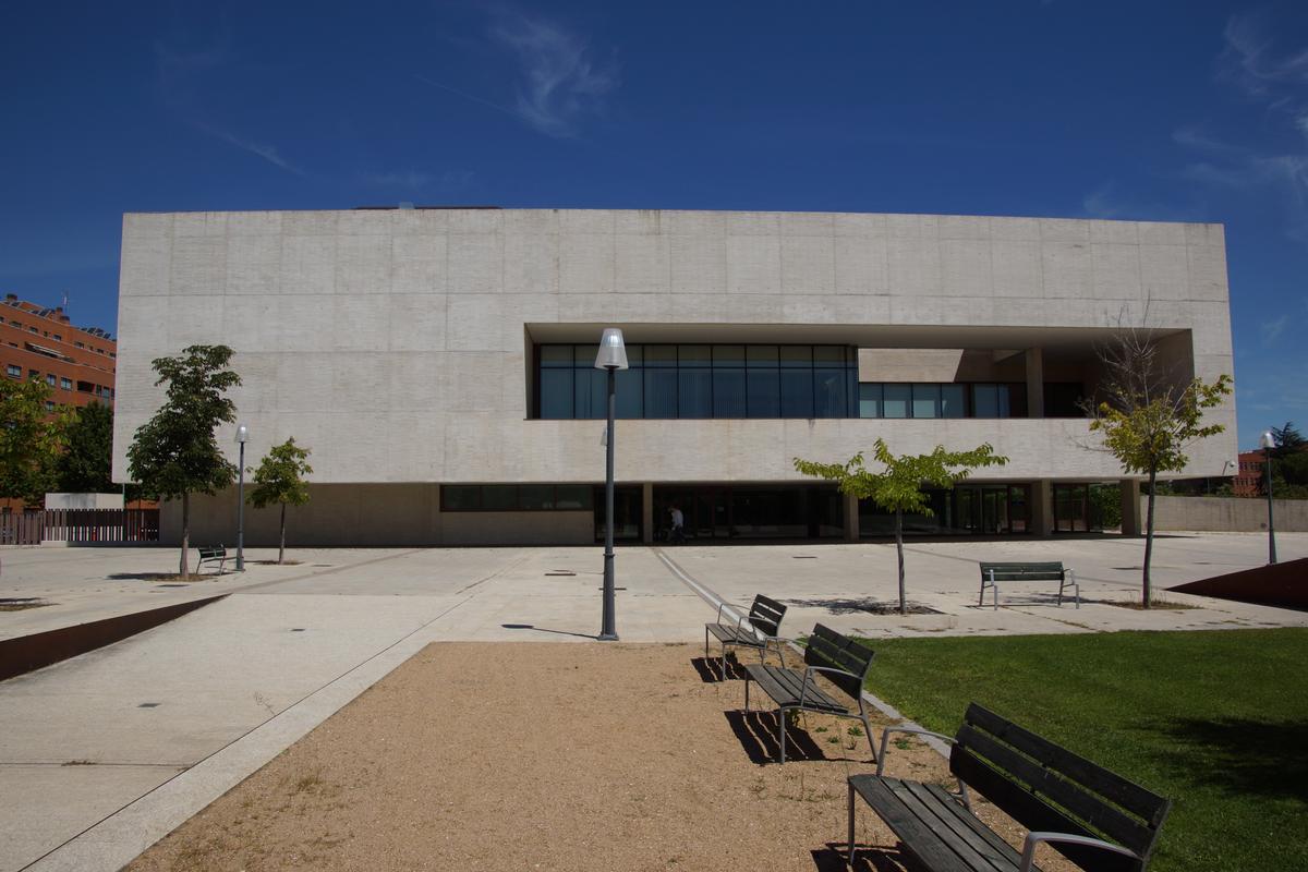 Cortes de Castilla y León Building 