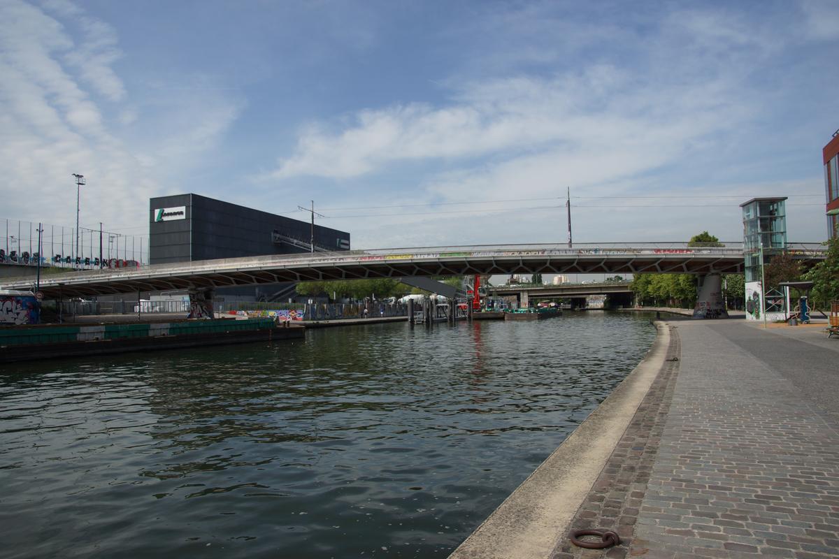 Pont-tramway sur le Canal de l'Ourcq 
