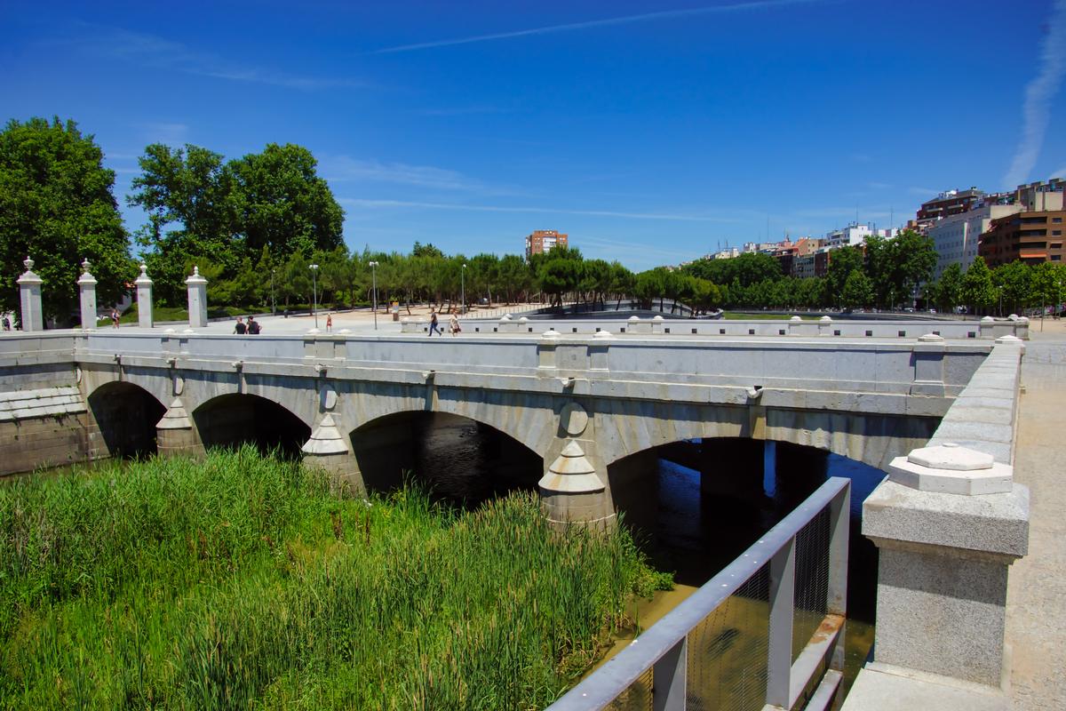 Structurae [en] Puente del Rey