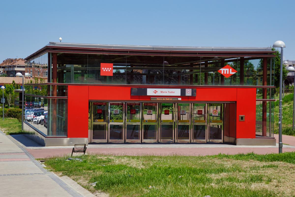 María Tudor Light Metro Station 