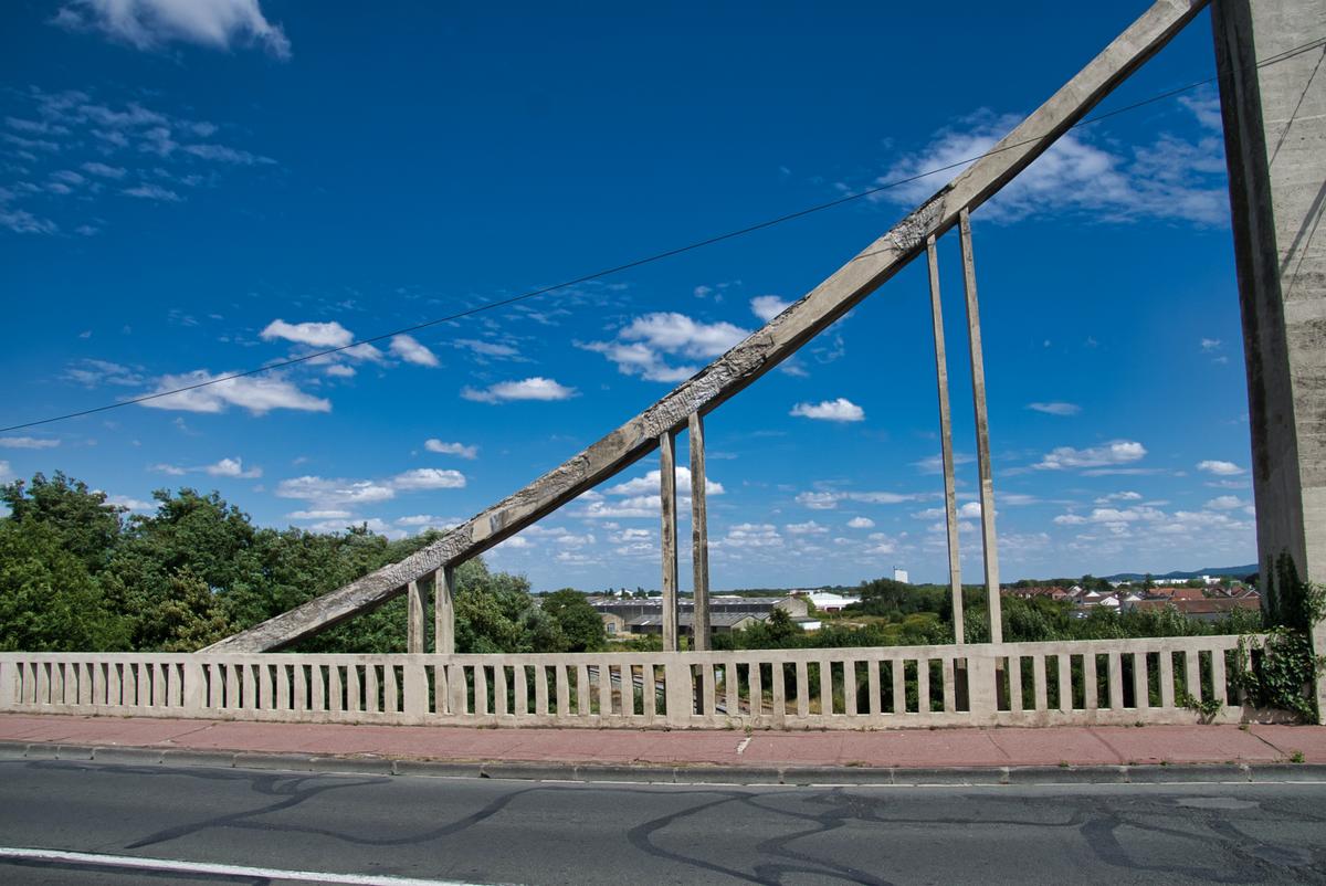 Hängebrücke Laon 