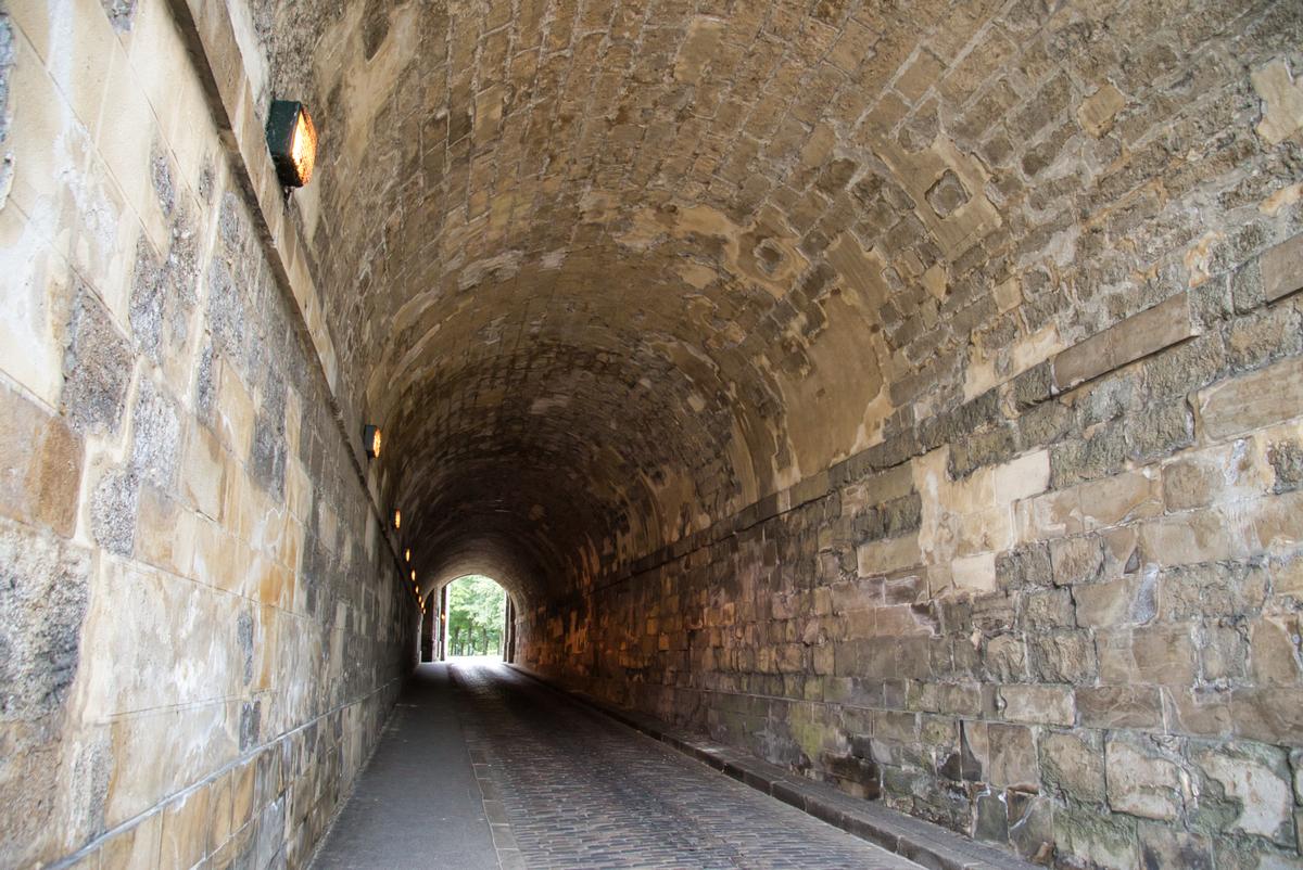 Structurae [fr]: Tunnel de la Porte-Chapelle du château de Compiègne