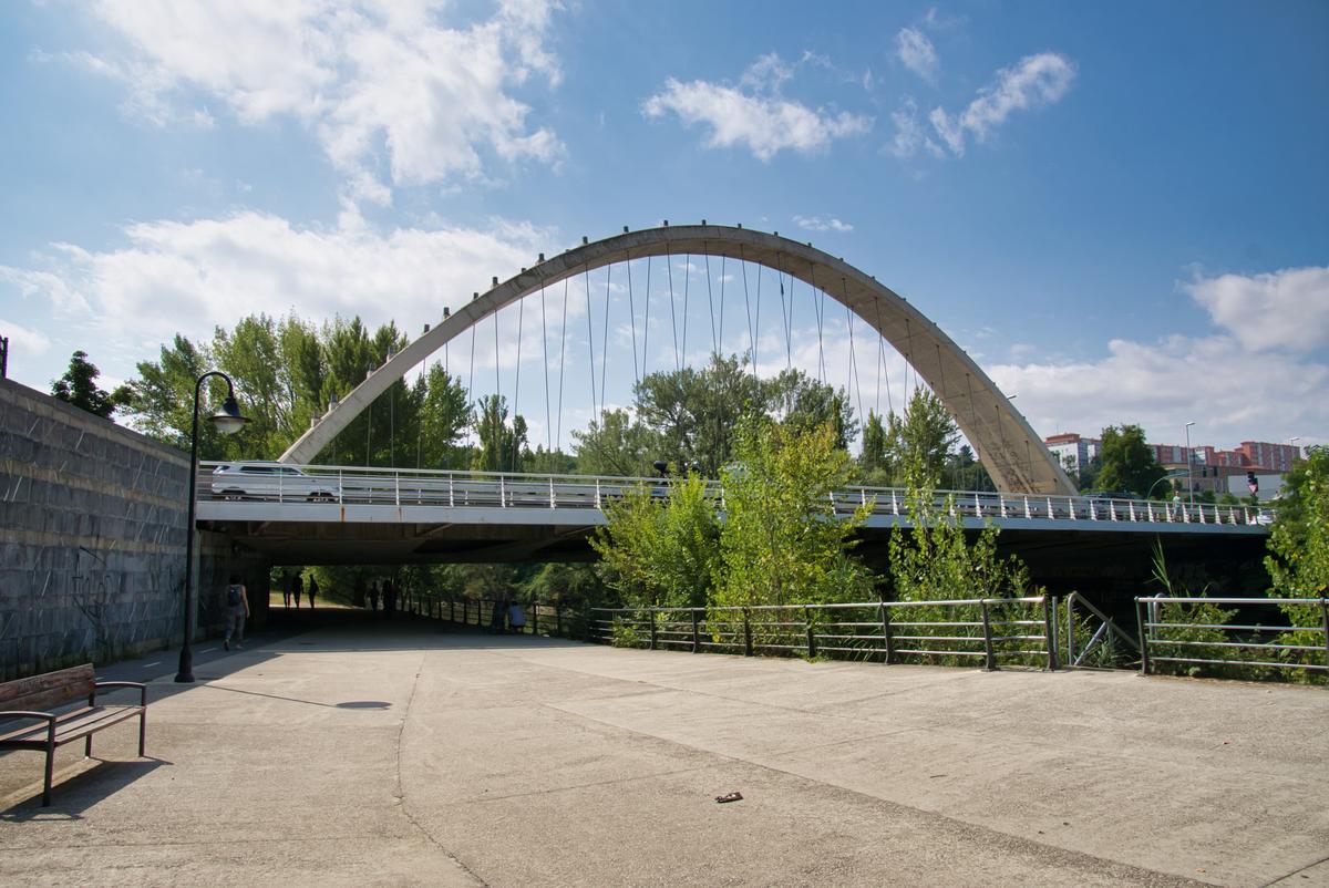 Oblatas Bridge 