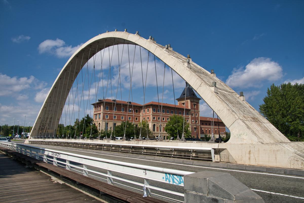 Oblatas Bridge 