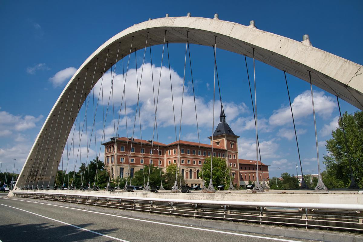 Oblatas-Brücke 