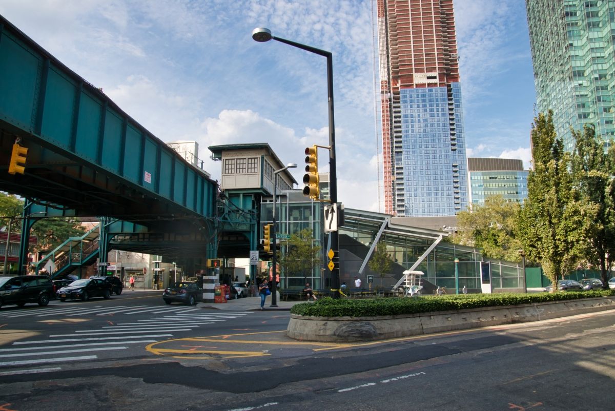 45th Road – Court House Square Subway Station (Flushing Line) 