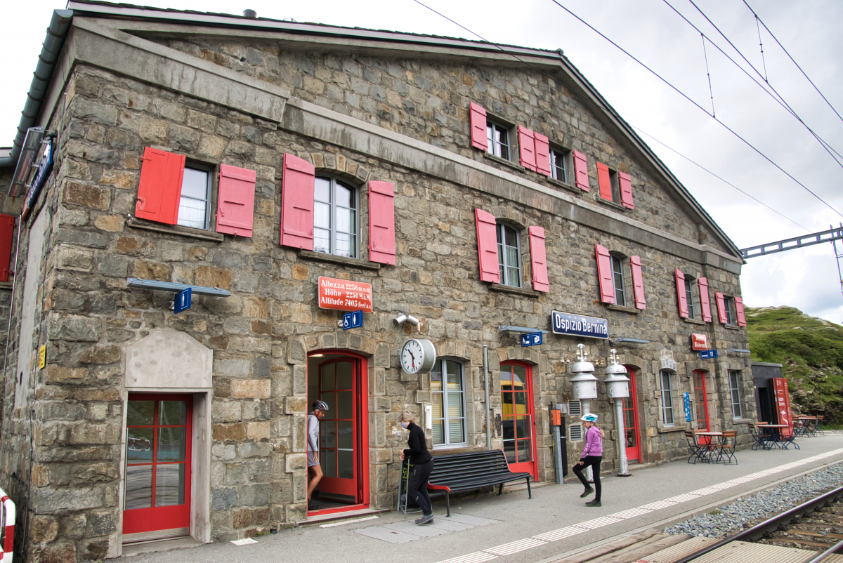 Ospizio Bernina Station 