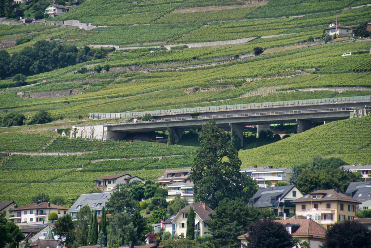 A 9 Motorway (Switzerland) (Lausanne/Villeneuve, 1970) Structurae