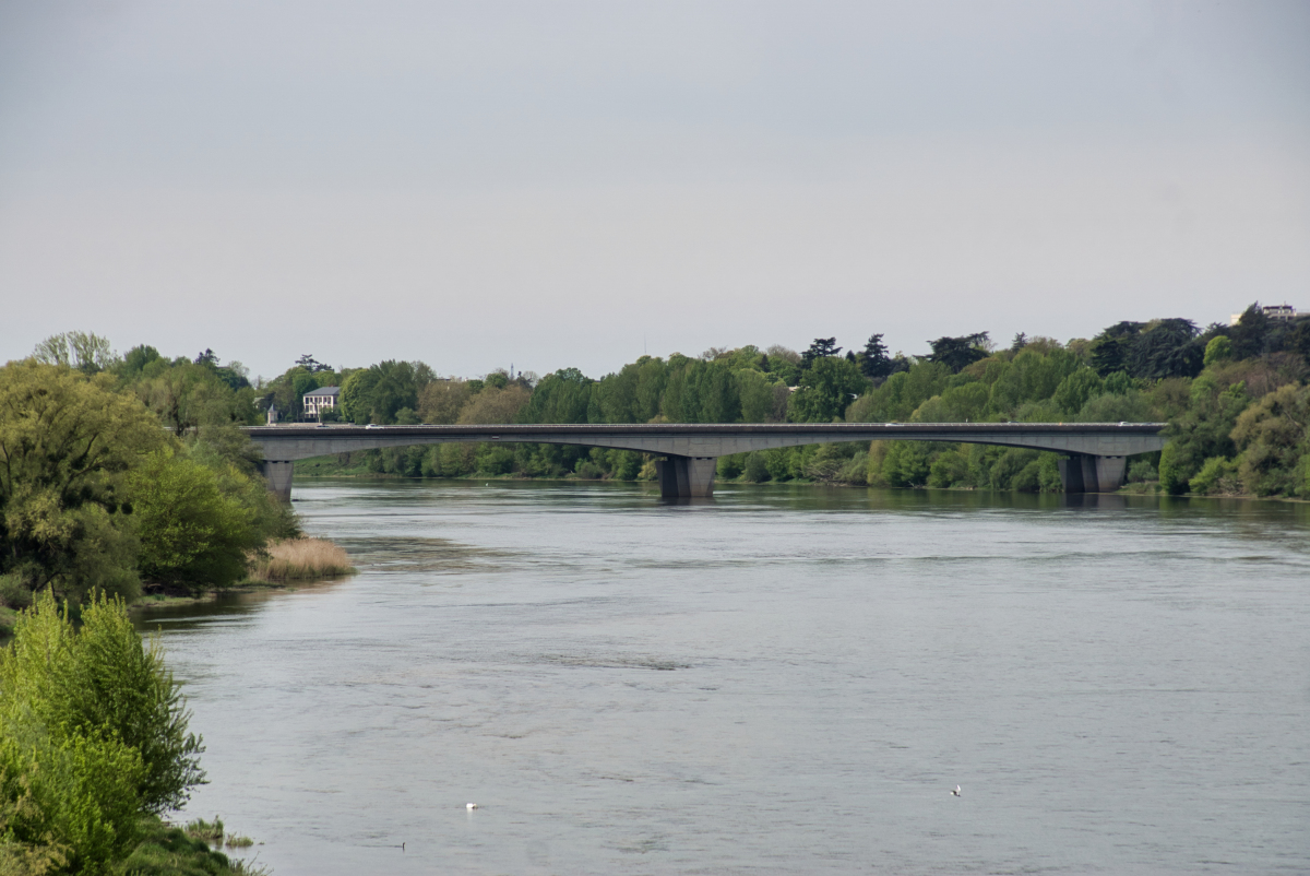 A 71 Loire River Bridge (Saint-Pryvé-Saint-Mesmin/La Chapelle-Saint ...