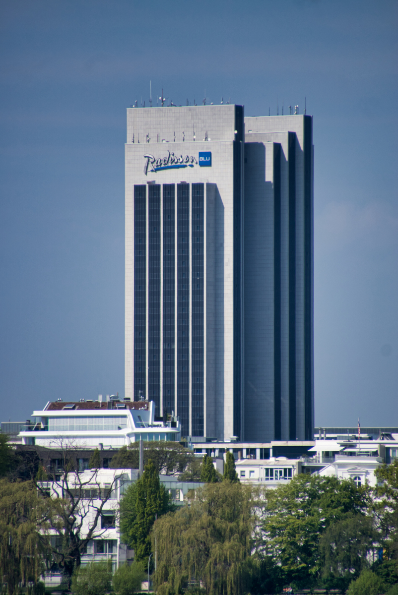 Radisson SAS Hotel Hamburg (Hamburg-Rotherbaum, 1973) | Structurae