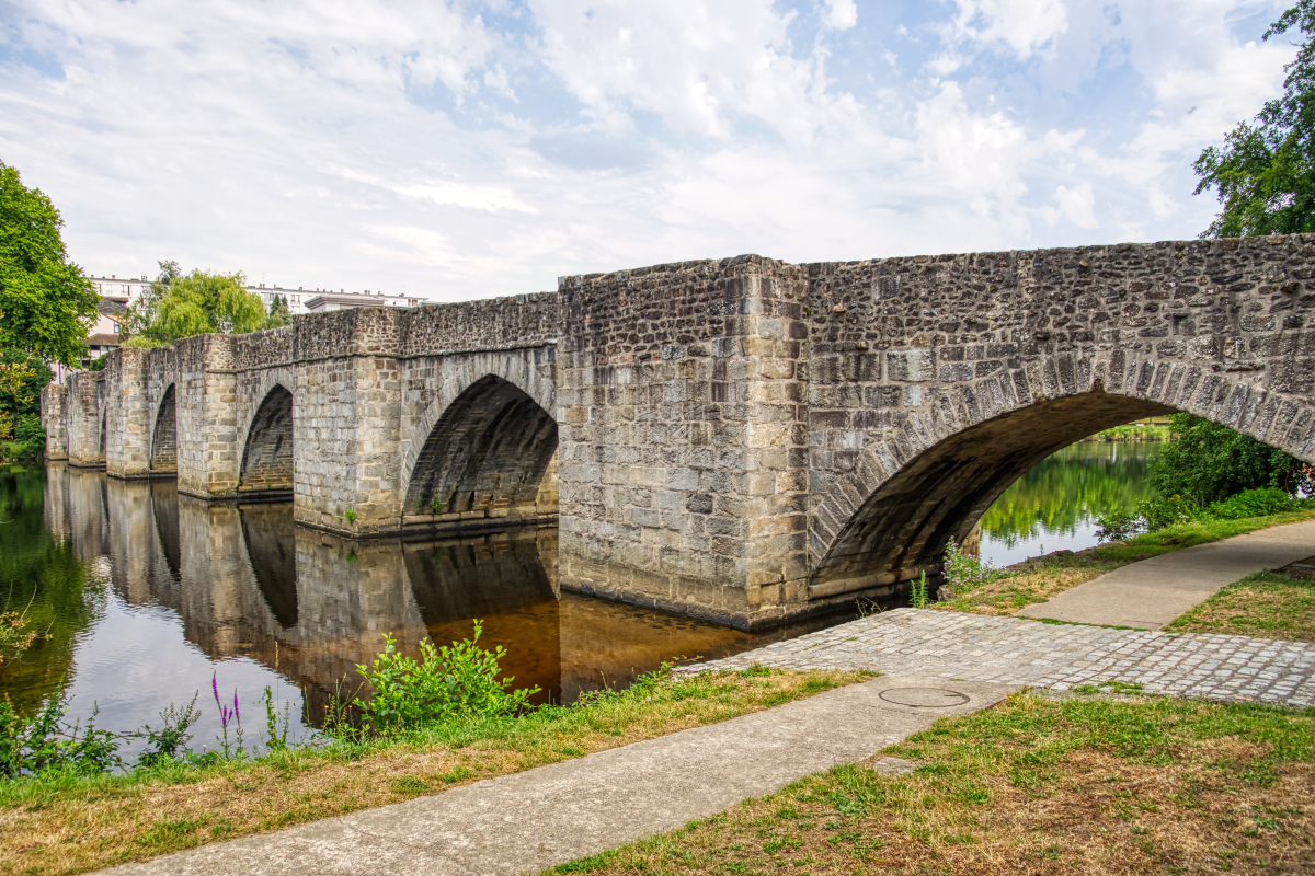 Saint-Etienne Bridge (Limoges, 1203) | Structurae