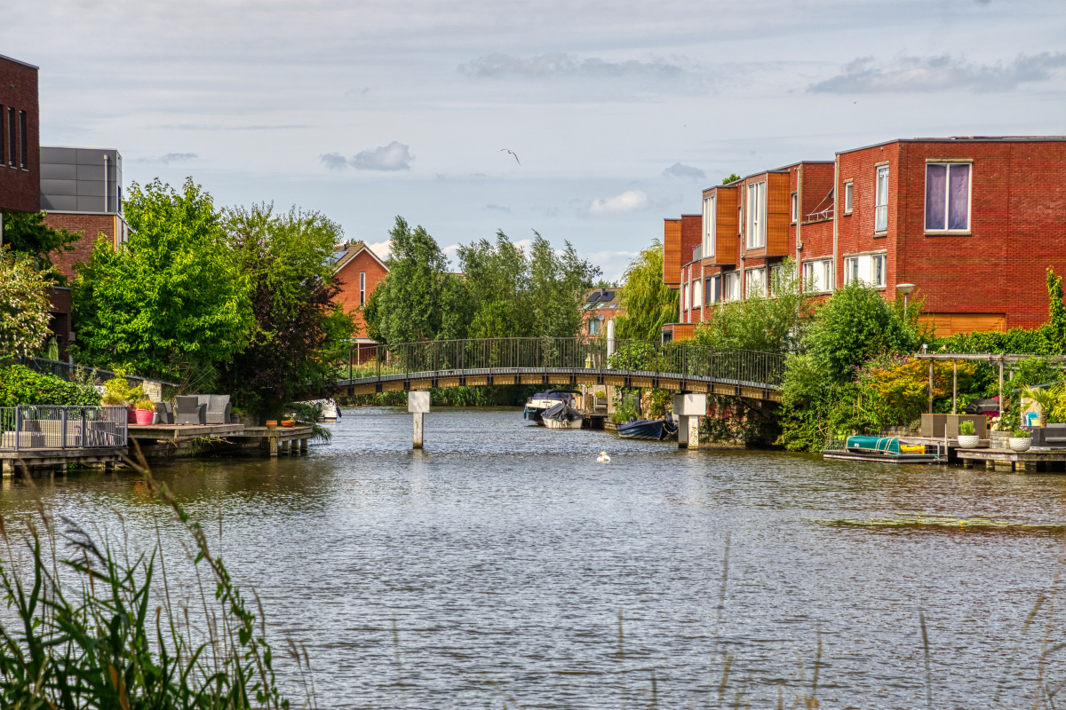 Almere-Buiten Footbridge (Almere, 2008) | Structurae