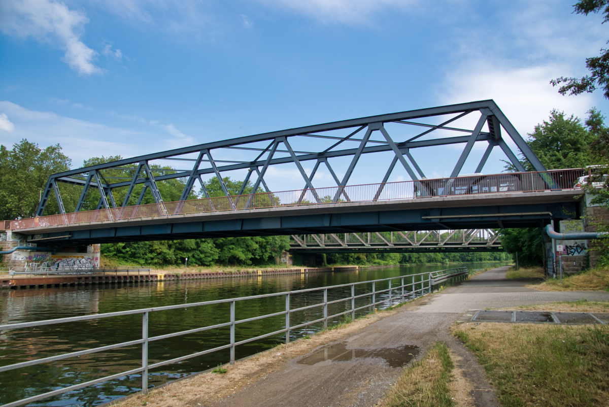 Koopmann Strasse Bridge (Duisburg, 1955) | Structurae