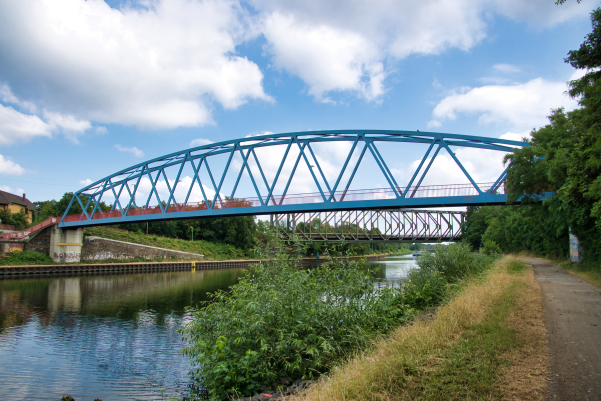 Polygonal truss bridges from around the world | Structurae