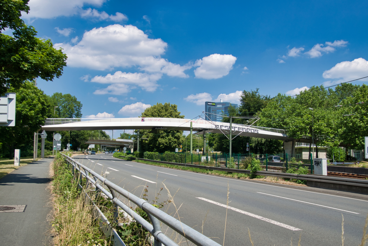 Ruhrallee Pedestrian and Bicycle Bridge 