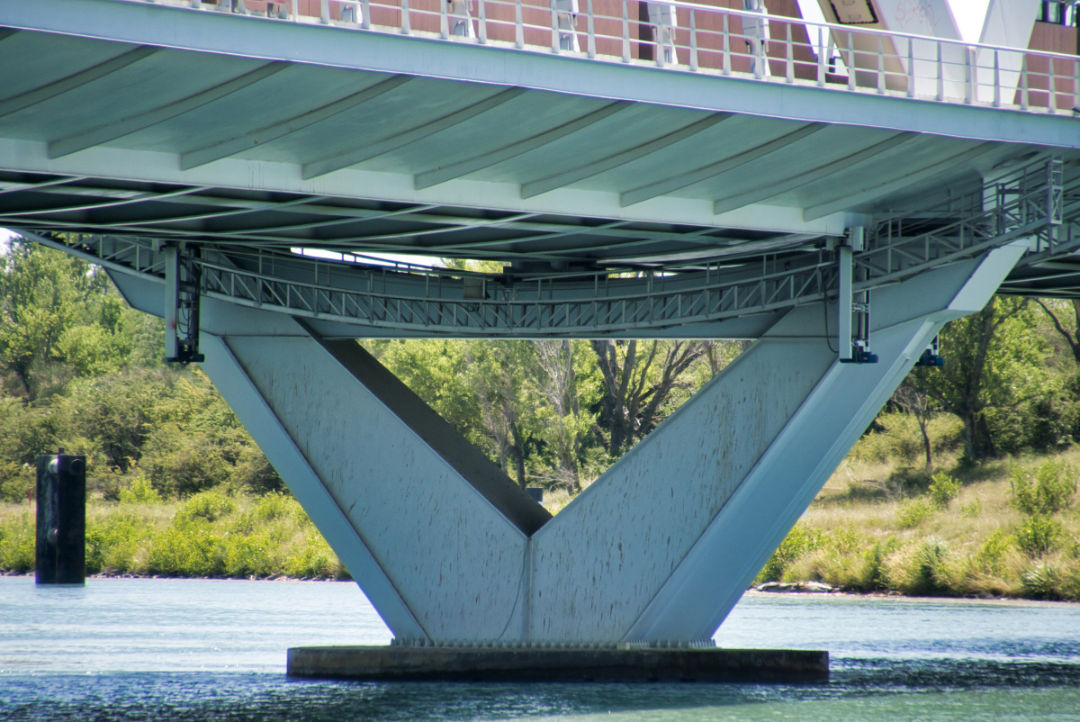 Steel bridge piers from around the world