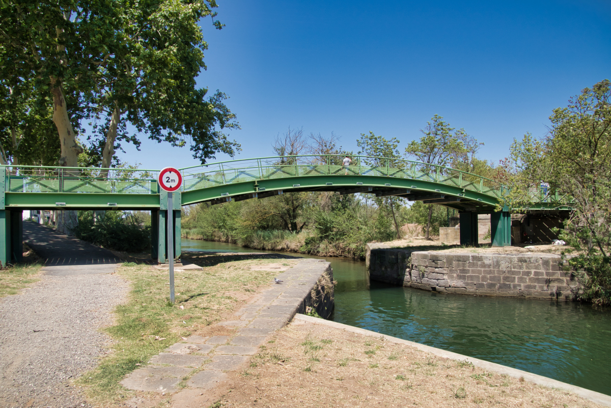 Passerelle du parc du château Laurens 