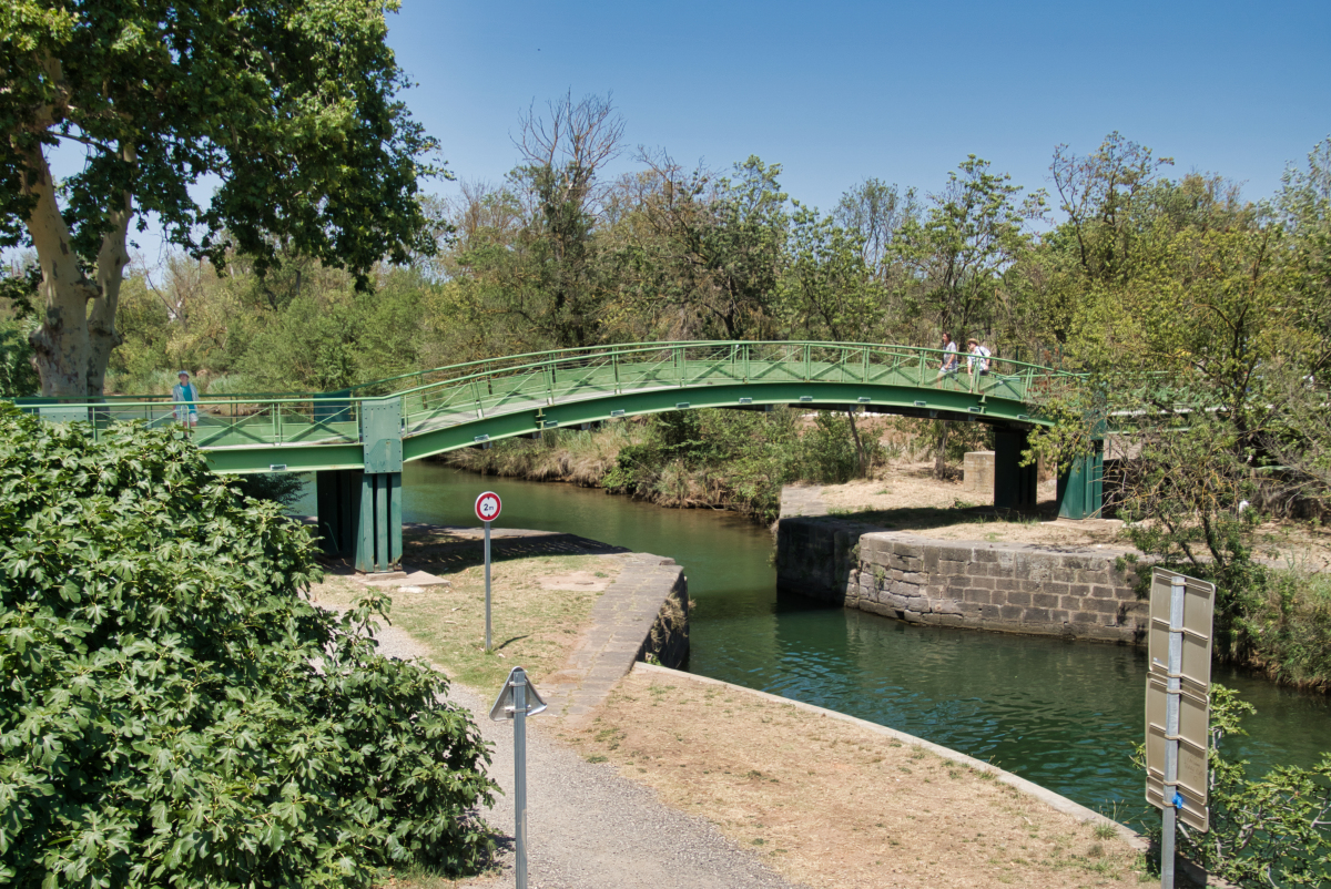 Passerelle du parc du château Laurens 