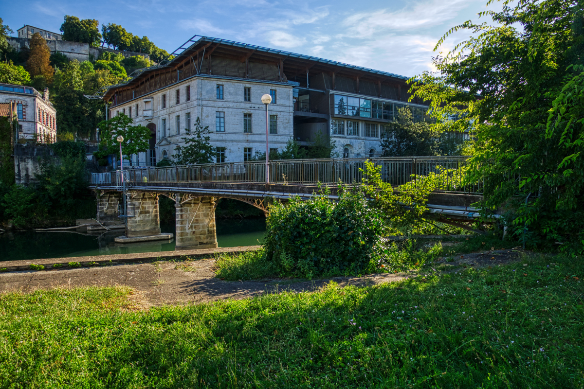 Passerelle de l'usine du Nil 