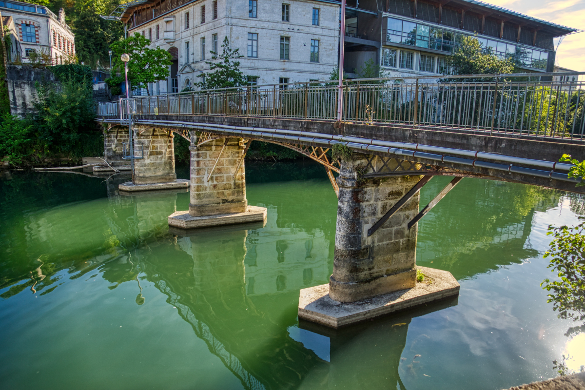 Passerelle de l'usine du Nil 