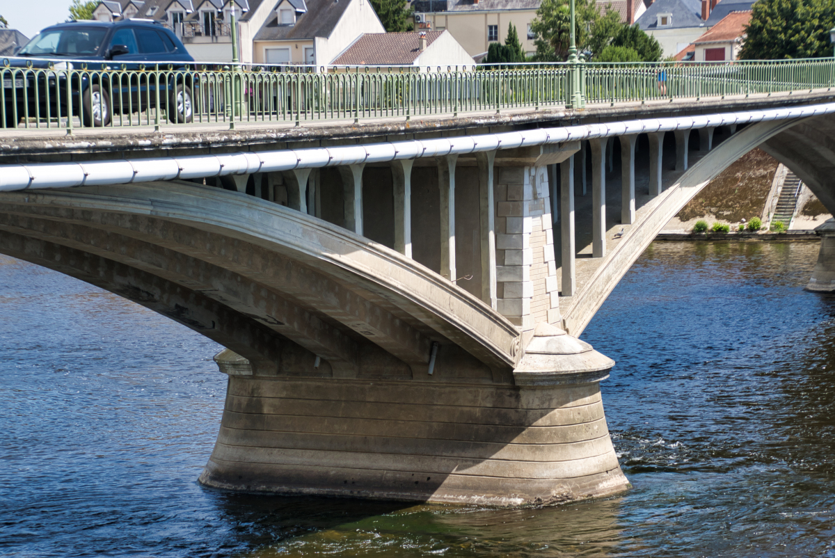 Camille de Hogues Bridge (Châtellerault, 1900) Structurae