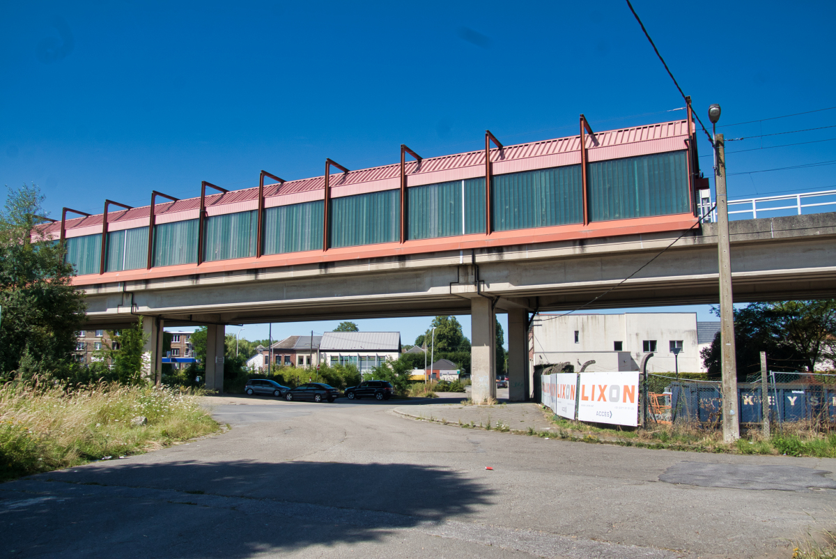 Moulin Metro Station 