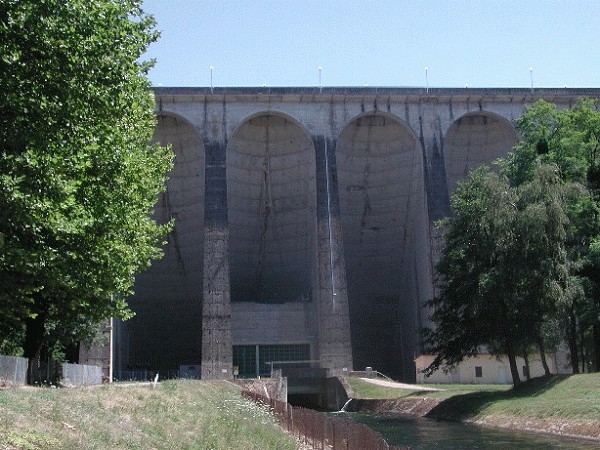 Barrage de Pannessière-Chaumard 