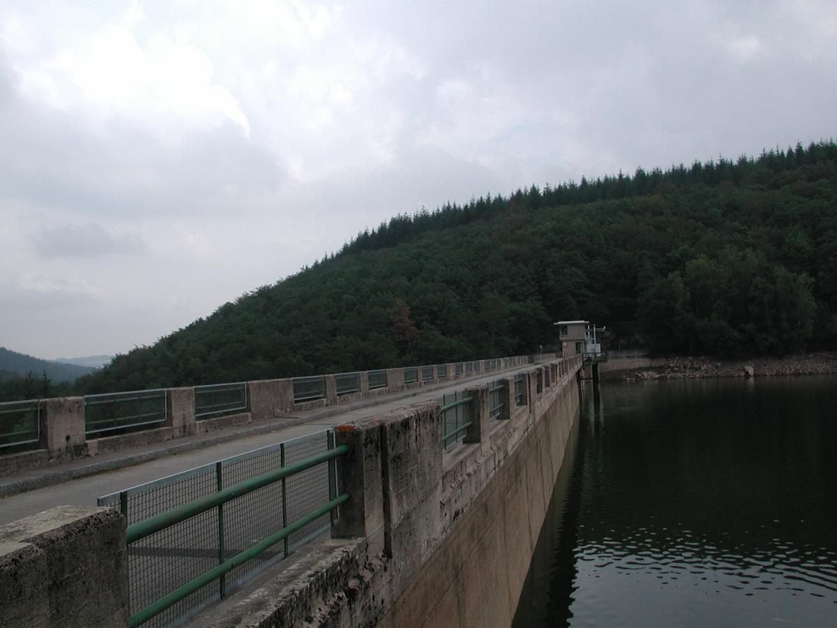 Chaumeçon Dam 