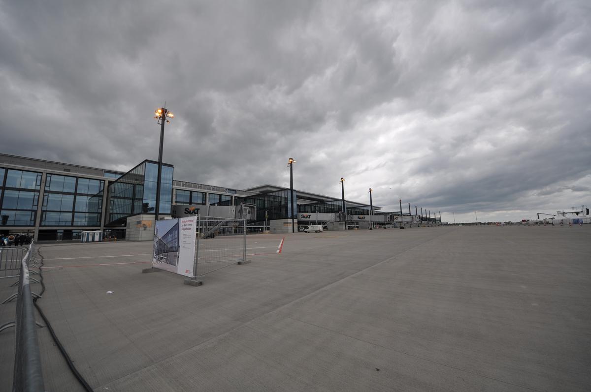 Terminalgebäude Flughafen Berlin Brandenburg International 