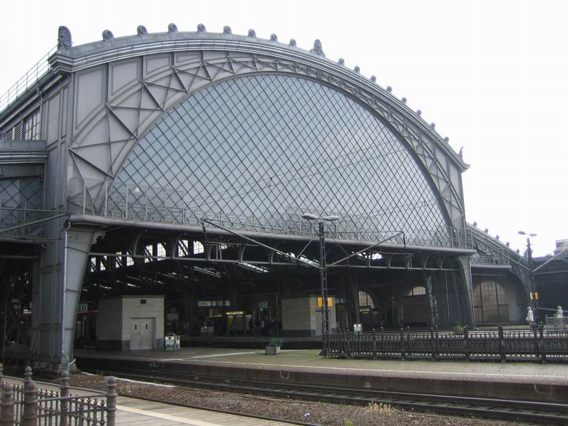 Bahnhof Dresden-Neustadt, Bahnhofshalle aus Richtung Elbe/ Hauptbahnhof 