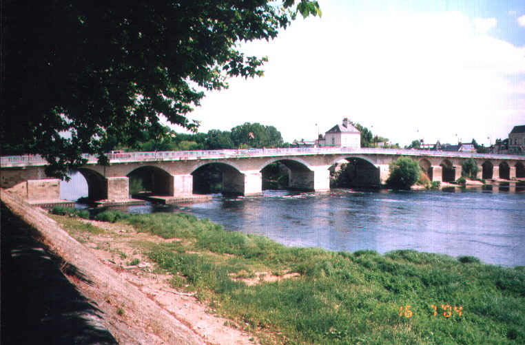 Viennebrücke Chinon 