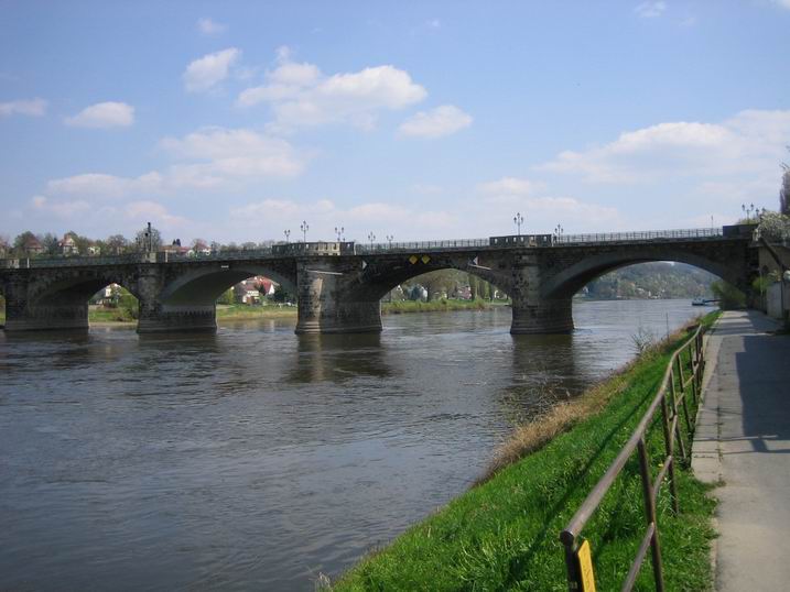 Pont de Pirna sur l'Elbe 
