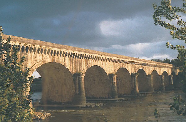 Agen Canal Bridge 
