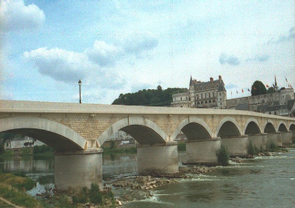 Pont du Maréchal Leclerc (pont-route), Amboise, Loiret 