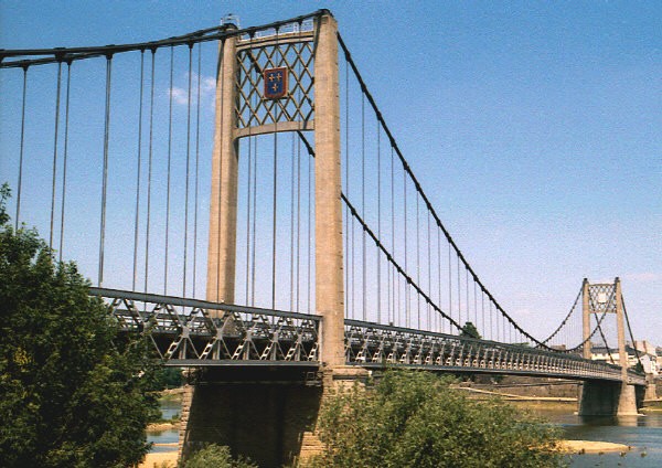 Pont Suspendu D Ancenis Ancenis 1953 Structurae