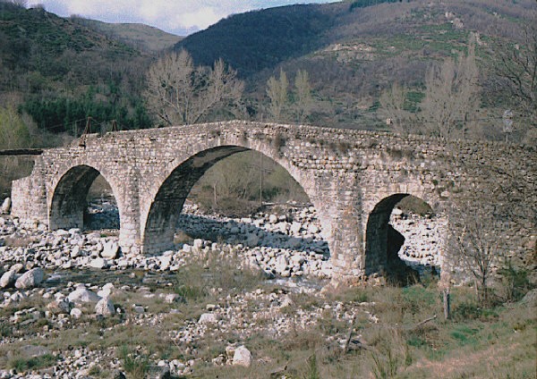 Pont du Bouix, Mayres 