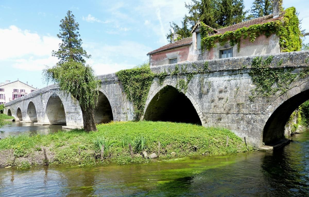 Alte Dronnebrücke Bourdeilles 